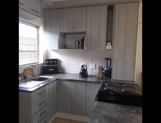 3 BEDROOM TOWNHOUSE FOR SALE IN DAWN PARK